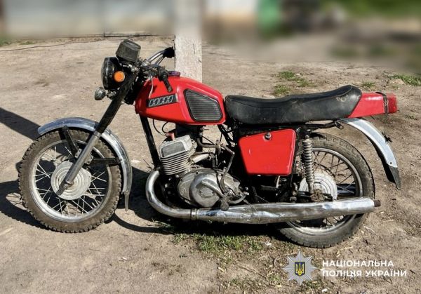 На Николаевщине очень пьяный мотоциклист устроил ДТП — пострадал его пассажир