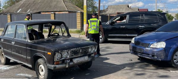 Столкновение поколений на перекрестке: на Николаевщине не разъехались водители 74 и 29 лет