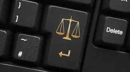 В Николаевской области уборщица из жэка торговала порнографическими фото