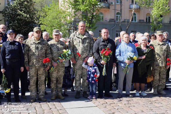 В Николаеве почтили 80-ю годовщину Победы над нацизмом