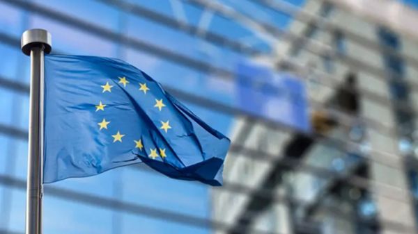 Евросоюз введет санкции против 100 российских танкеров и 50 лиц и компаний