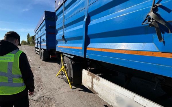 На Николаевщине "Укртрансбезопасность" выписала три штрафа на один грузовик: всего на 51 тысячу