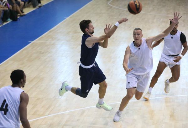 «Нико-Баскет» в контрольном поединке победил БК «Запорожье»