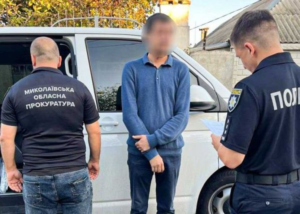 В Николаеве коммерсант украл у главка полиции 28 тонн бензина и заменил его водой