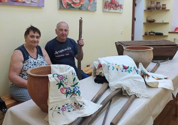 Семейная память – в музей: николаевцы подарили этнографические сокровища краеведческому музею