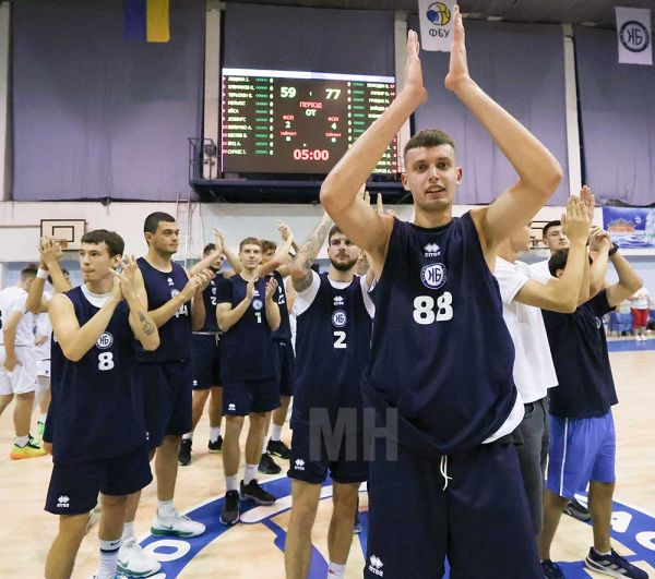 Первый поединок «Нико-Баскета» в межсезонье с «БК Запорожье». Фото