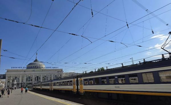 Из-за обстрела Одесской области «Укрзалізниця» отменила ряд рейсов