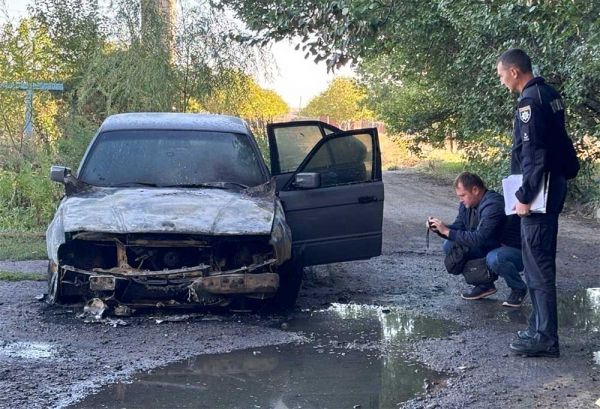 На Николаевщине мужчина после ссоры сжег соседу BMW