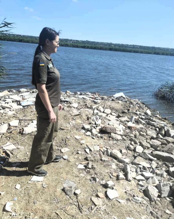 Николаевские экологи нашли губителя окружающей среды, сбросившего строительный мусор на берегу Южного Буга