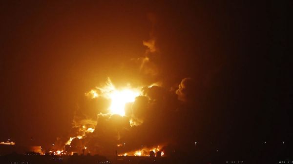 В Волгоградской области горит газоперерабатывающий завод – самый крупный в Южном федеральном округе рф