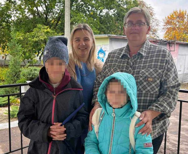 В Николаеве брата и сестру забрали из опасной семьи и передали в детский дом в Новом Буге