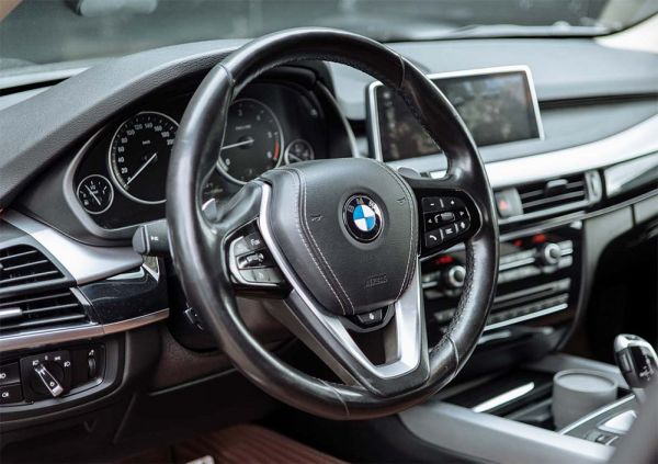 25-летний николаевец угнал BMW с улицы Большой Морской