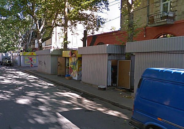 Мэрия Николаева демонтирует незаконные будки еще по нескольким адресам