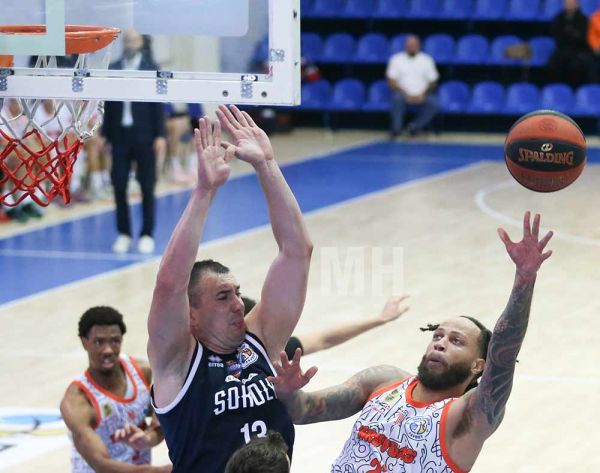 «Харьковские соколы» в Николаеве победили «Кривбасс» (фото) и сегодня будут играть с «Нико-Баскетом»