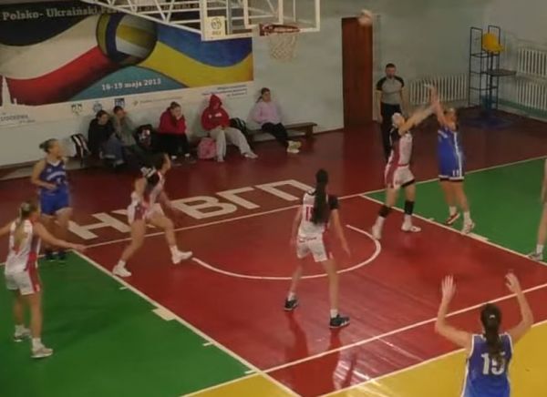 Баскетболистки Николаева сыграли первый матч в высшей лиге с новым названием