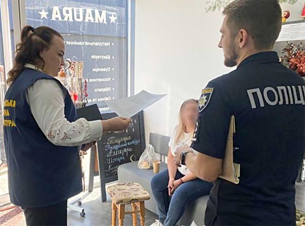 Циничный "бизнес" на войне: чиновница Николаевщины оформляла фейковое опекунство для уклонистов