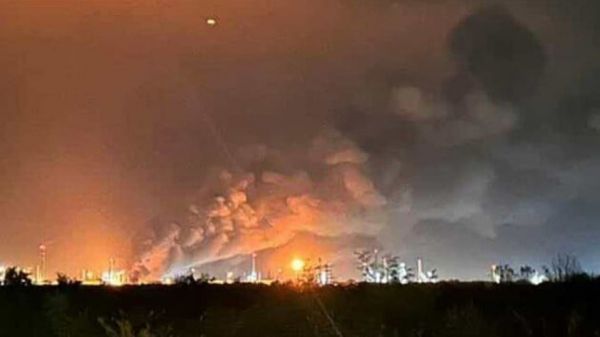 В Европе в один день загорелись два получающих российскую нефть НПЗ