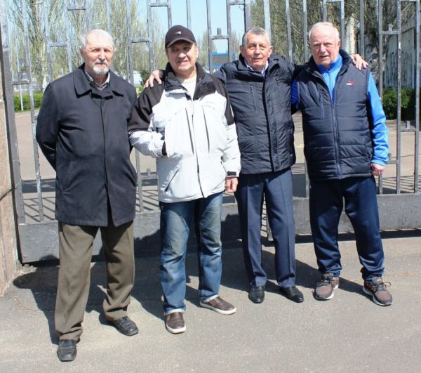 Николаевскому футболисту и тренеру Олегу Черняку – 75!