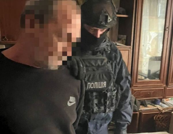 В Николаевской области местным наркоманам развозили каннабис на автомобиле