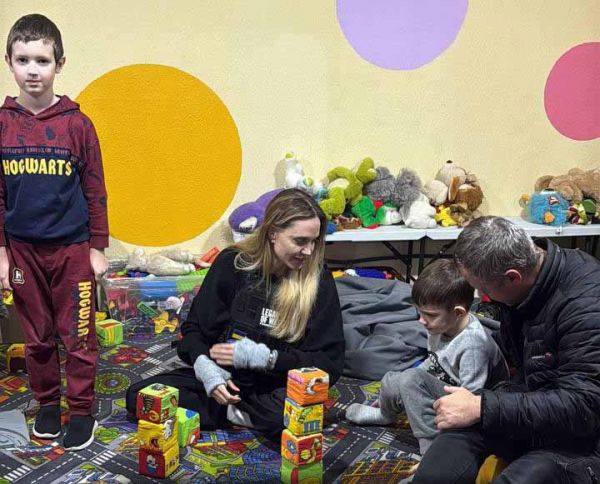 Скандал с кортежем Анджелины Джоли на Николаевщине: охранника актрисы увезли в ТЦК