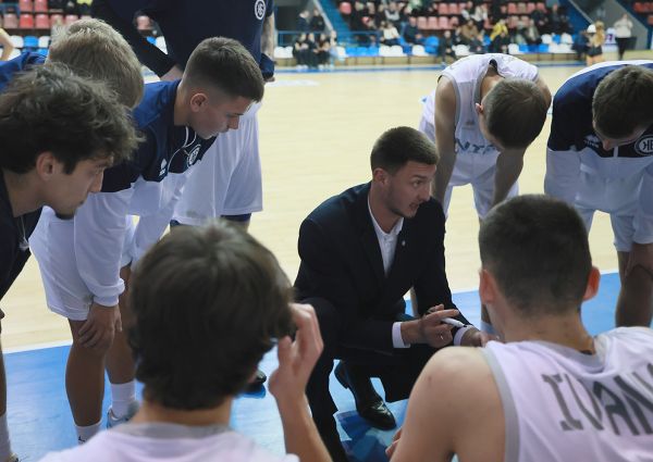 «Нико-Баскет-2» дома уступил БК «Хмельницкий». Фото