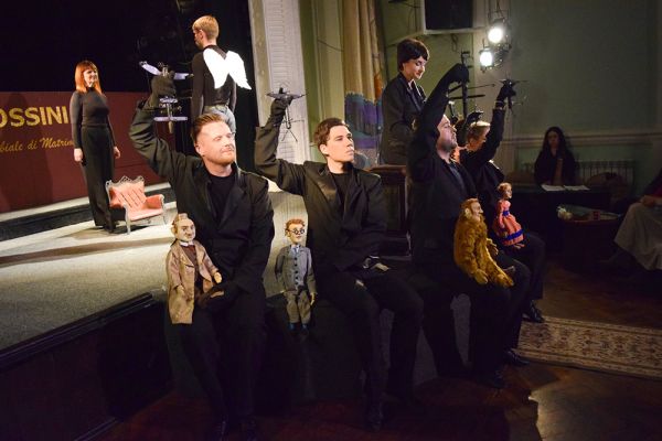 Николаевский театр кукол спектаклем для взрослых «Брачный вексель» открыл юбилейный год (фото)