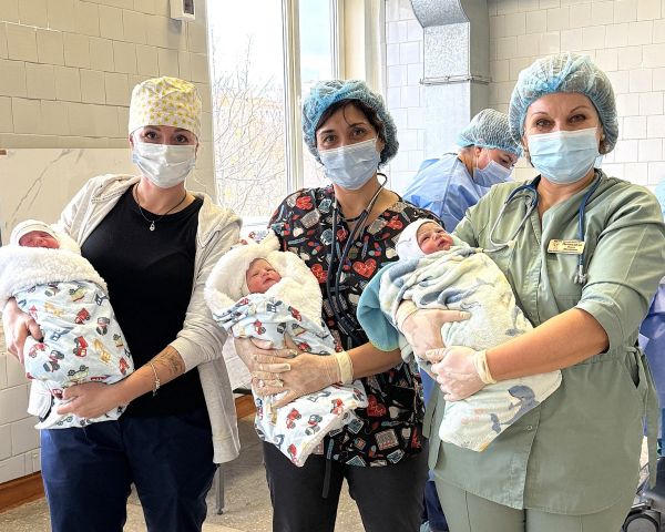 Для мамы, которая родила в Николаеве тройню, это были пятые роды!