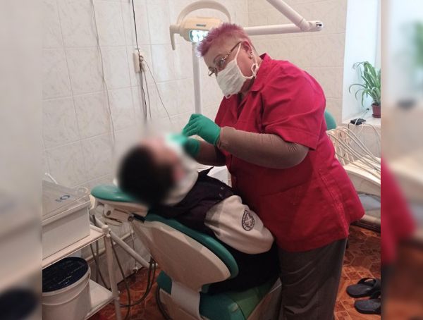 Чтобы бесплатно лечить заключенных, в Николаеве обновили стоматологический кабинет