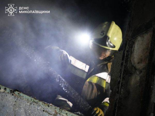 В Николаеве из-за аккумулятора полностью сгорела 100-метровая летняя кухня