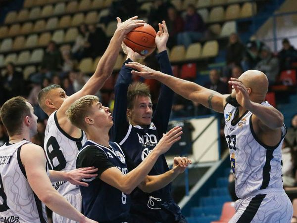 БК «Самбир» во второй раз побеждает «Нико-Баскет-2» и возглавляет турнирную таблицу высшей лиги. Фото