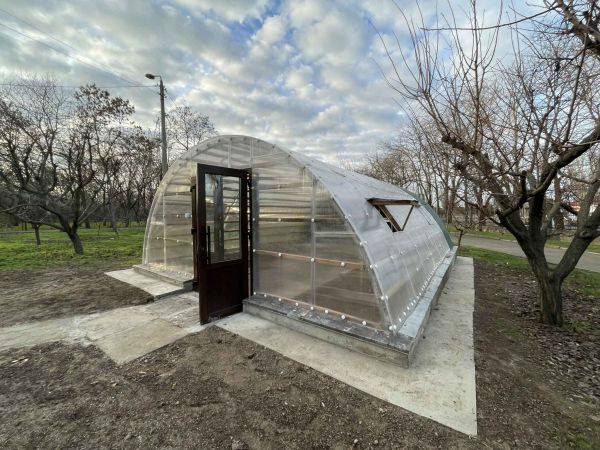 В Николаевском зоопарке строят теплицу