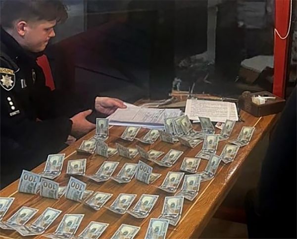 В Николаеве задержали работника критической инфраструктуры, который продавал "бронь" от мобилизации