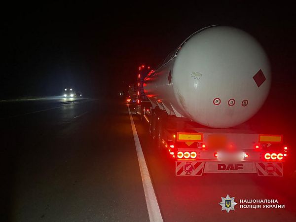 На Николаевщине три грузовика переехали пешехода