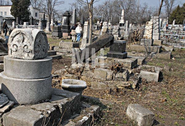 На кладбище в Николаеве найден труп мужчины с пробитой головой