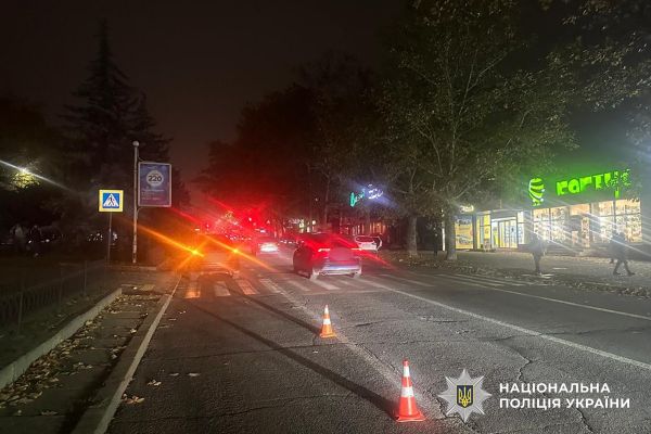 В центре Николаева водитель «Ниссана» сбил парня на пешеходном переходе