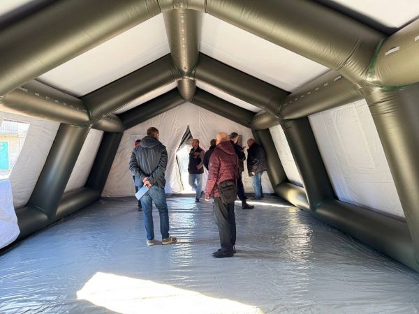 В Николаеве готовятся к возможным ЧП в холода: отрабатывают развертывание мобильного пункта обогрева (фото)