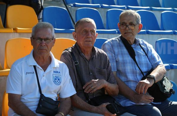 Игроку николаевского «Судостроителя» Владимиру Непомнящему – 80!