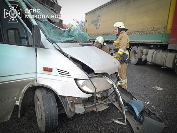 Возле Николаева разбился водитель на «Мерседес Спринтере»
