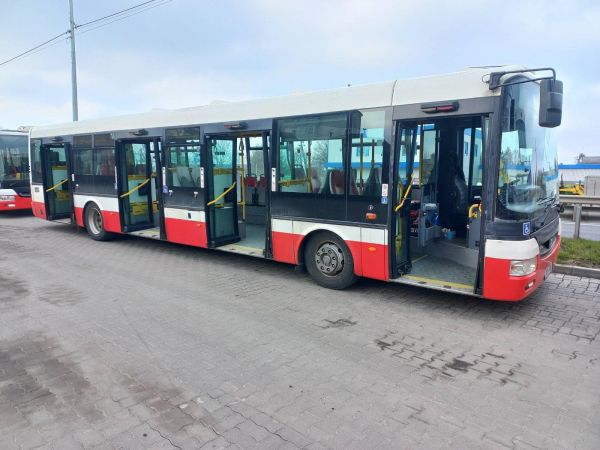 Николаев передал Одессе пять пассажирских автобусов, чтобы пережить последствия атак