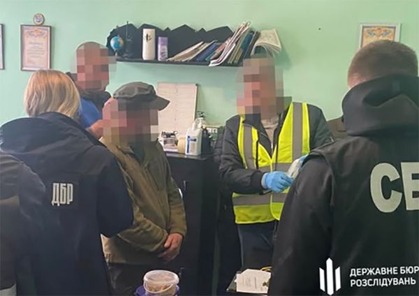 В Николаевской области будут судить сотрудника колонии, работавшего наркокурьером у заключенных