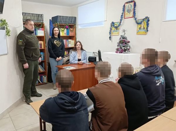 Как начать всё сначала? Соцслужбы Николаева посетили несовершеннолетних в следственном изоляторе