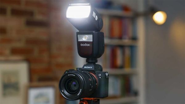 Фотовспышка — универсальный инструмент для съемки в любых условиях