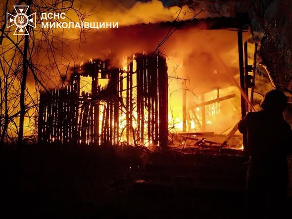 На Николаевщине в горящем доме обнаружили труп мужчины