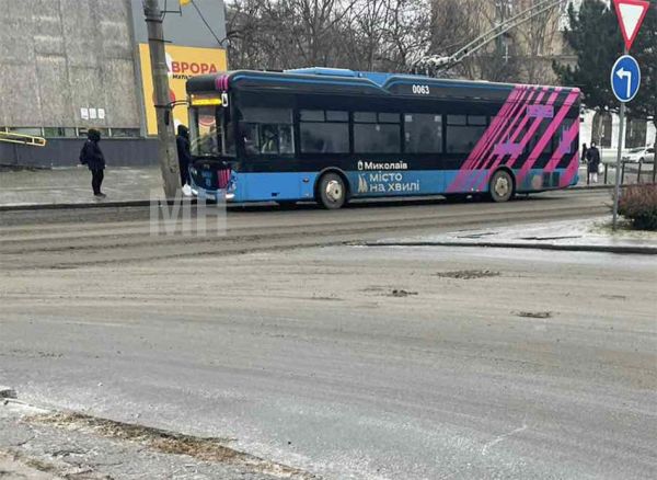 Свет есть, а троллейбус не едет? В Николаеве разъяснили особенности работы транспорта при отключениях