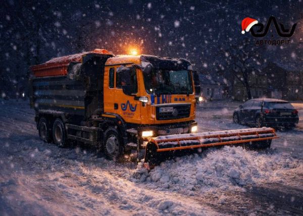 Снегопад в Николаеве: соль при –9°C уже не работает, водителей просят убрать авто с дорог