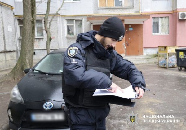 Услышала крик из бака: в Николаеве на мусорке нашли выброшенного младенца