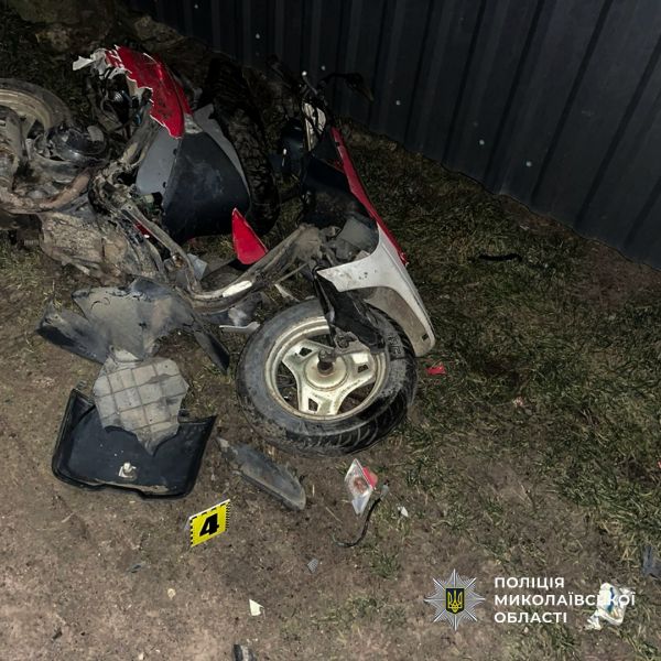 На Николаевщине ночью неизвестный автомобиль сбил мопедистку