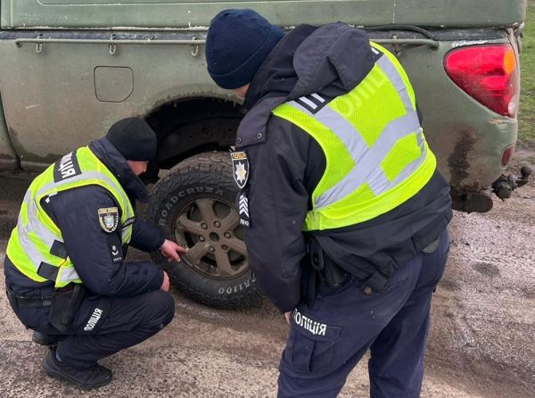 На Николаевщине водитель сбил женщину и скрылся: полиция разыскала его за несколько часов