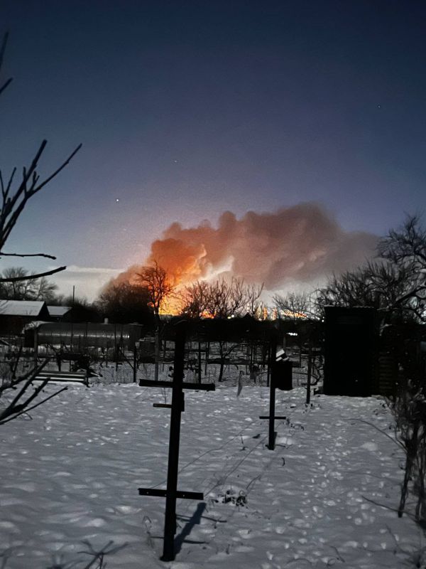 В новогоднюю ночь горели нефтебазы под Калугой и на Кубани, дроны летали над Москвой