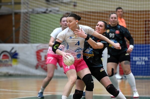15 голов Гинкул не спасли гандболисток николаевского «Реала» от поражения в Ривне